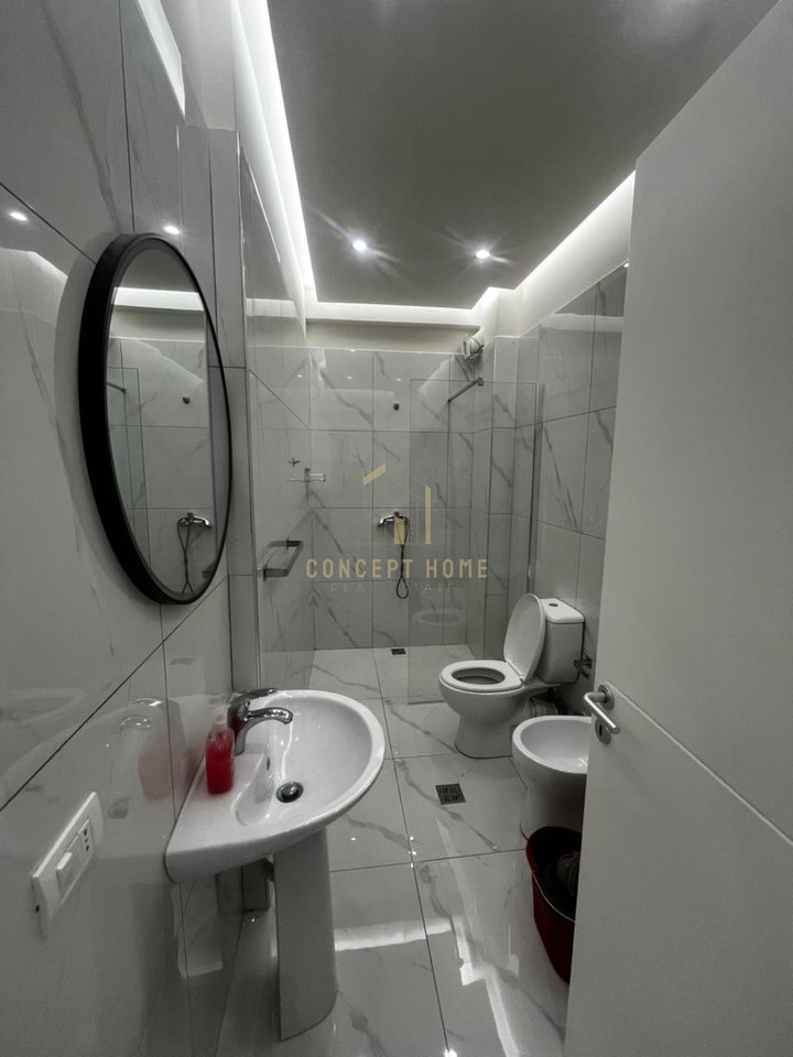 Shitet Apartament 1+1 ne Kamez