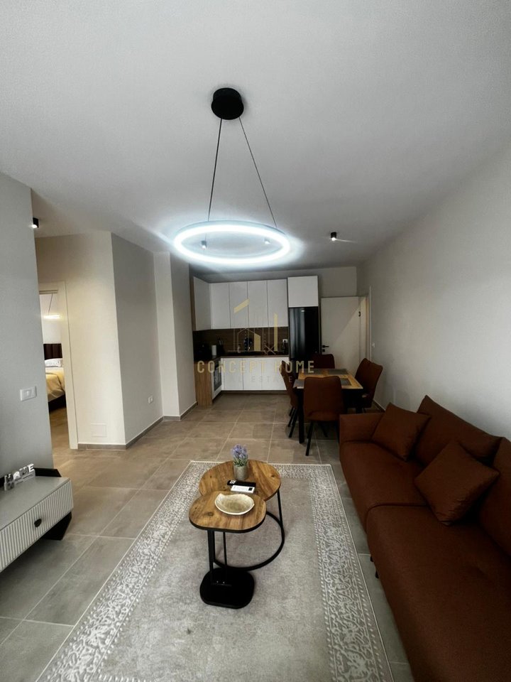 Shitet Apartament 2+1 ne Kamez