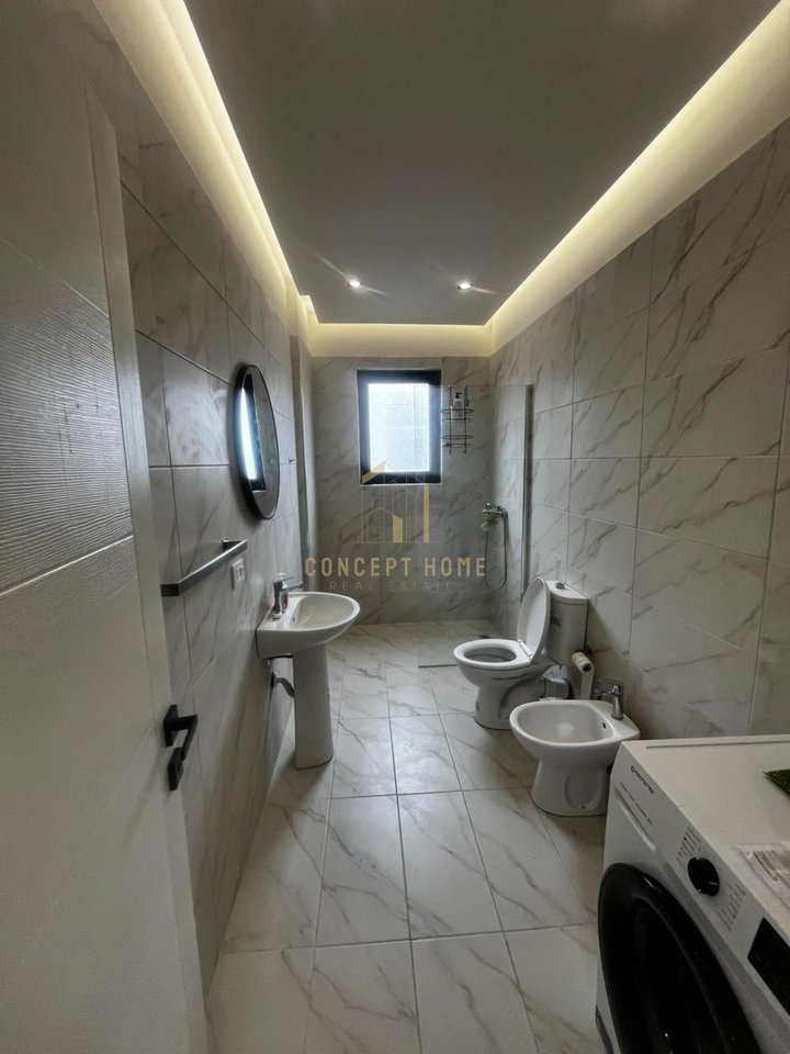 Shitet Apartament 2+1 ne Kamez