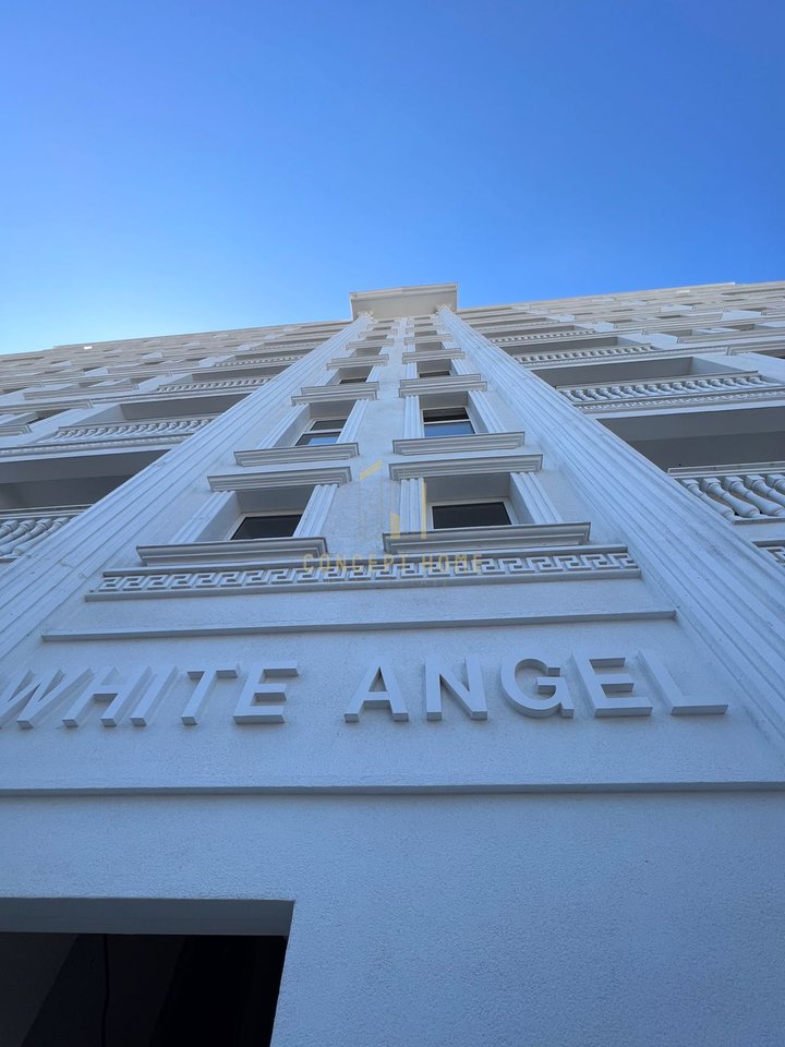 Shitet Dyqan ne Kamez/302.910€