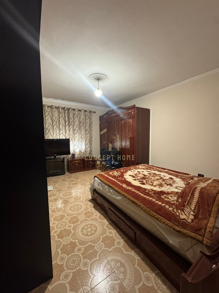 For sale 2+1+2 apartment at Komuna e Parisit