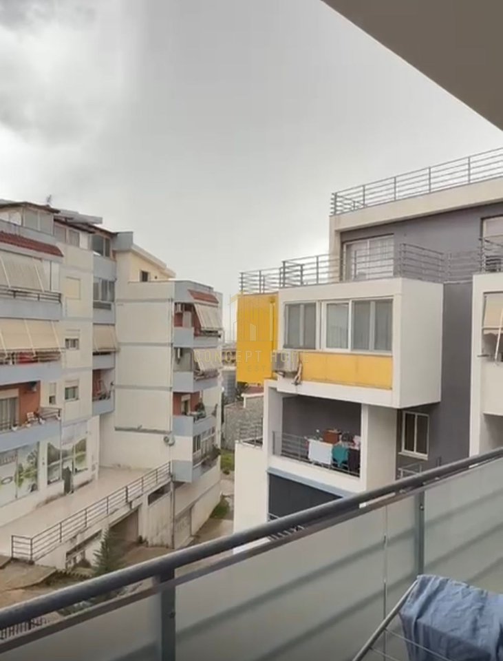 Shitet Apartament 2+1 – Pallatet e Tomdoshit, Shkoze 147,000 €