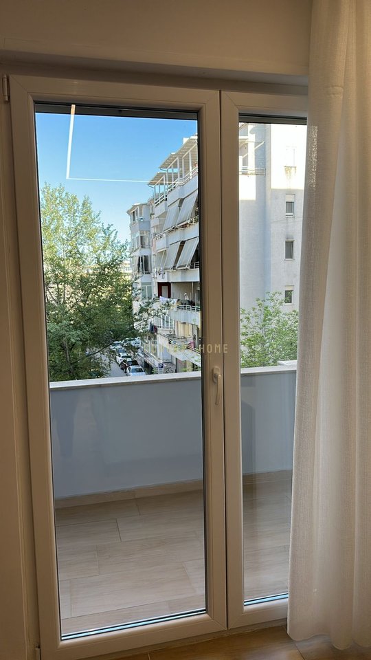 Appartamento in affitto 1+1 vicino al Giardino Botanico. 80.000 Lek al mese