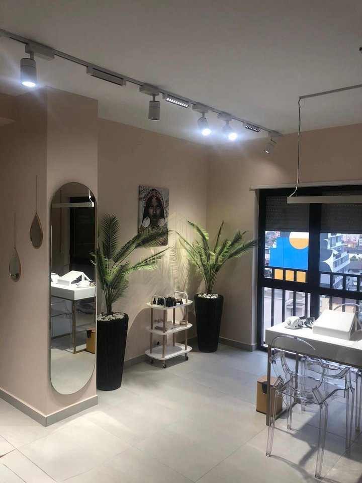 Shitet Apartament 3+1 – Vila Gold, Selvia, Tiranë