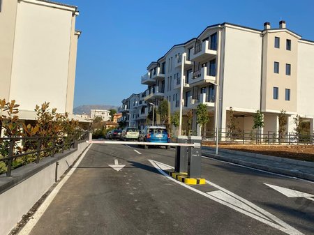 6 Hapesira parkimi ne Shitje Liqeni i Thate