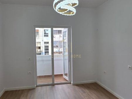 Shitet Apartament 2+1 tek Rruga Bardhyl