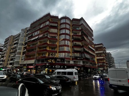 Shitet Garazhd ne Astir