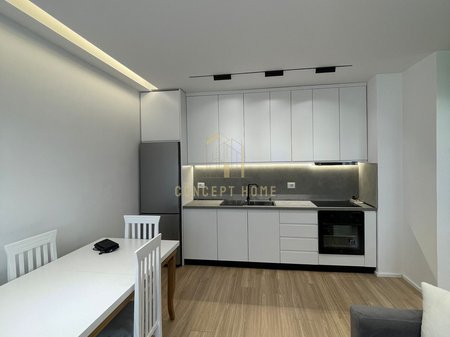 Jepet me qera Apartmaent 2+1+Parkim tek Amerikan 3/700€