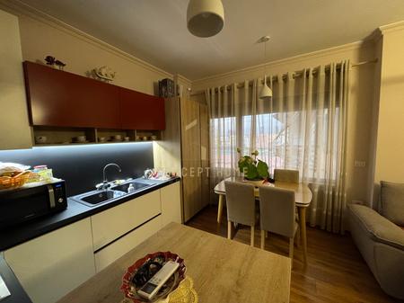 Jepet me qera Apartament 1+1 tek Liqeni