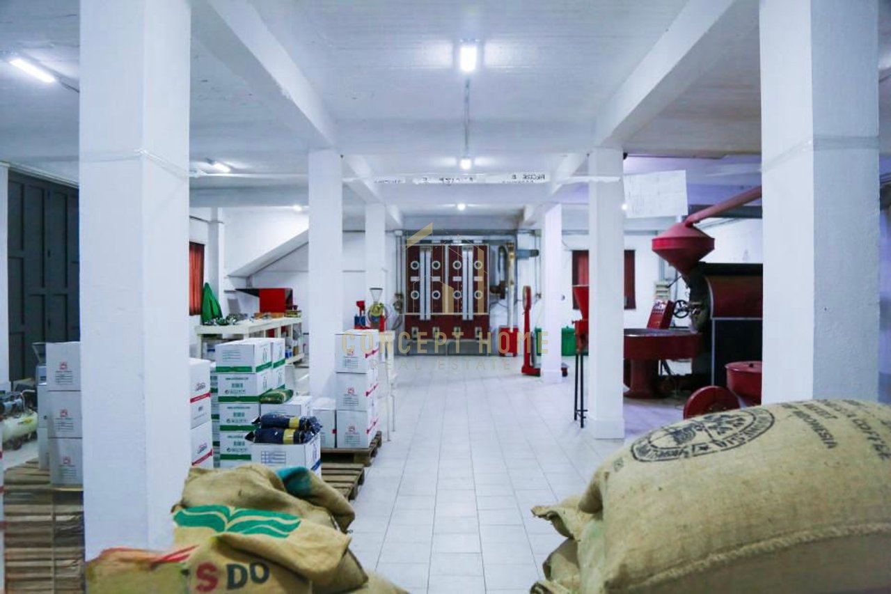 Shitet Ambient Biznesi – Pranë Urës Dajlanit, Durrës