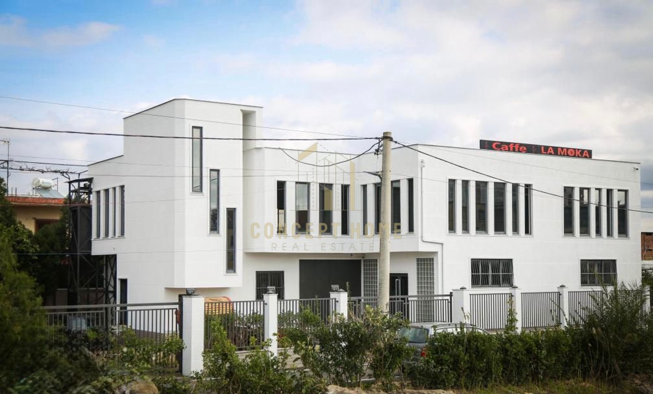 Shitet Ambient Biznesi – Pranë Urës Dajlanit, Durrës