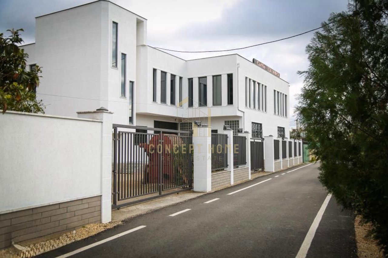 Shitet Ambient Biznesi – Pranë Urës Dajlanit, Durrës