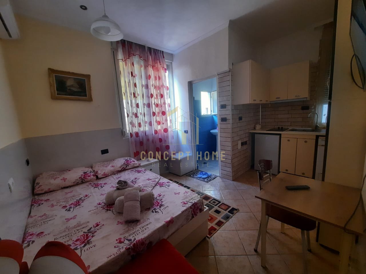 Jepet me qera Garsoniere Rr.5 Maji 370€