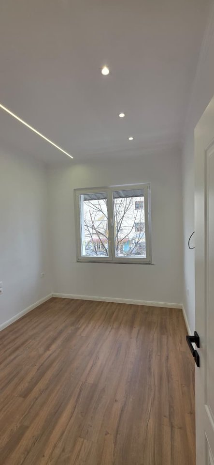 Shitet Apartament 2+1 tek Rruga Bardhyl