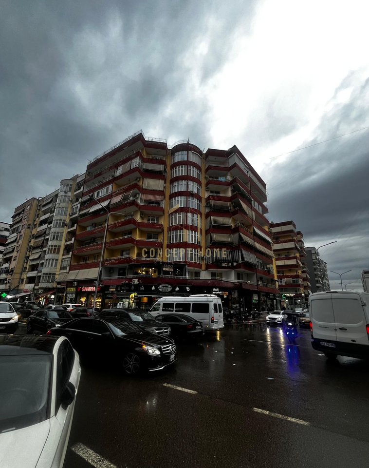 Shitet Garazhd ne Astir