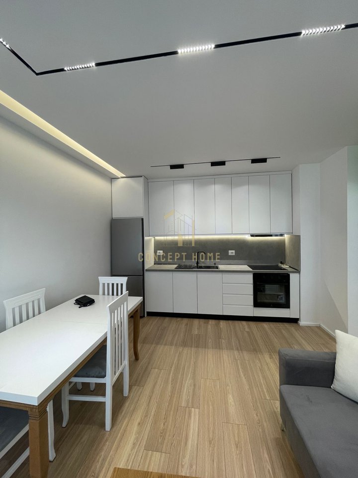 Jepet me qera Apartmaent 2+1+Parkim tek Amerikan 3/700€