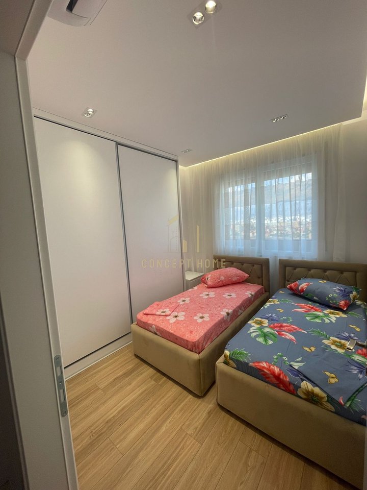 Jepet me qera Apartmaent 2+1+Parkim tek Amerikan 3/700€