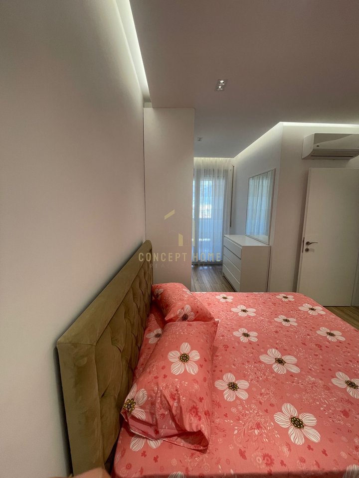 Jepet me qera Apartmaent 2+1+Parkim tek Amerikan 3/700€