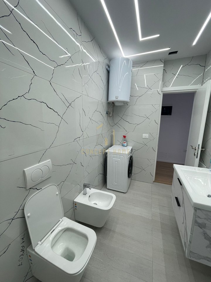 Jepet me qera Apartmaent 2+1+Parkim tek Amerikan 3/700€