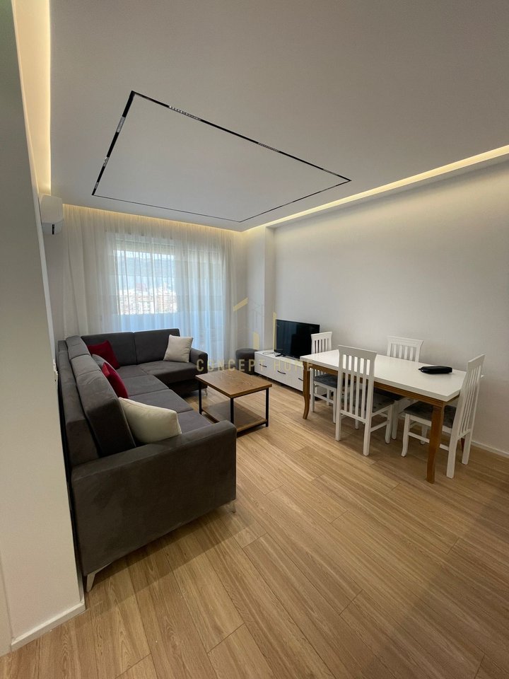 Jepet me qera Apartmaent 2+1+Parkim tek Amerikan 3/700€