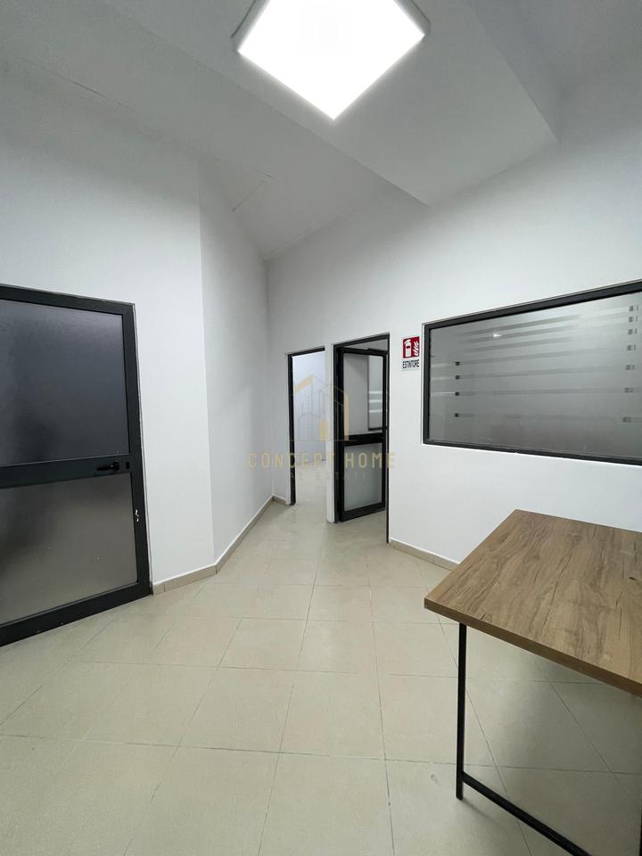 Si affitta locale commerciale presso Condor Center.