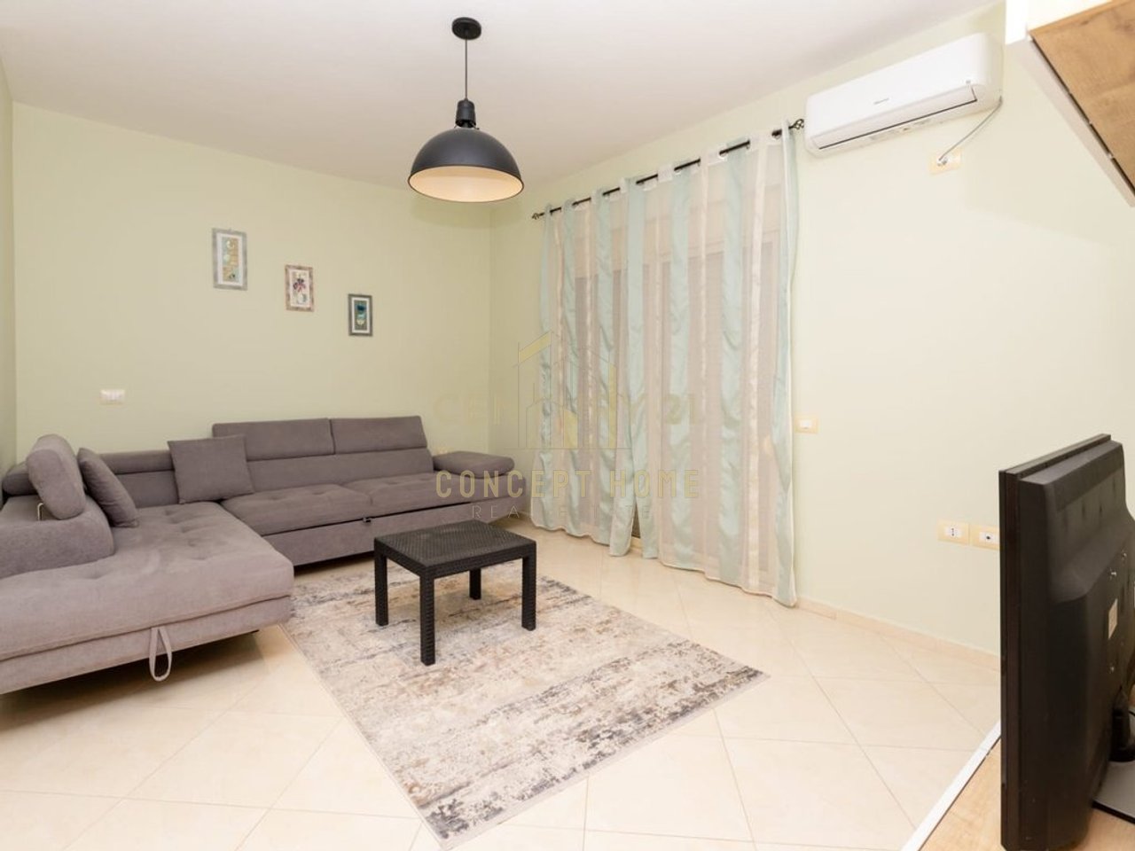 Shitet apartament 3+1+2 ne Lungomare.