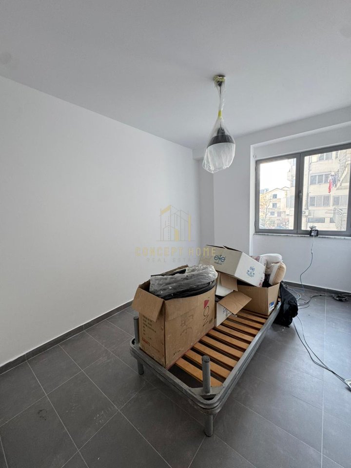 Shitet apartament 2+1 ne Kinostudio/15,675,000 Leke
