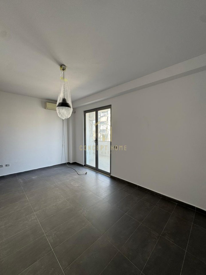 Shitet apartament 2+1 ne Kinostudio/15,675,000 Leke