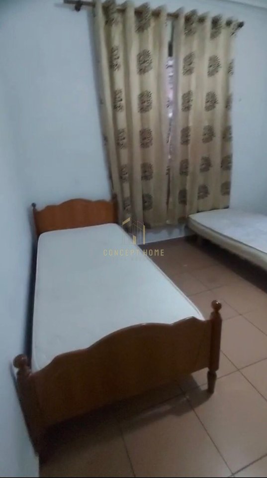 Affittasi casa 3+1 a Kinostudio.