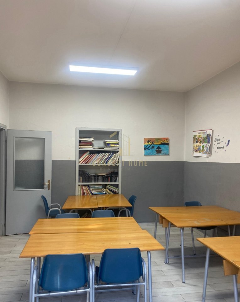 Business premises for rent in Bllok.