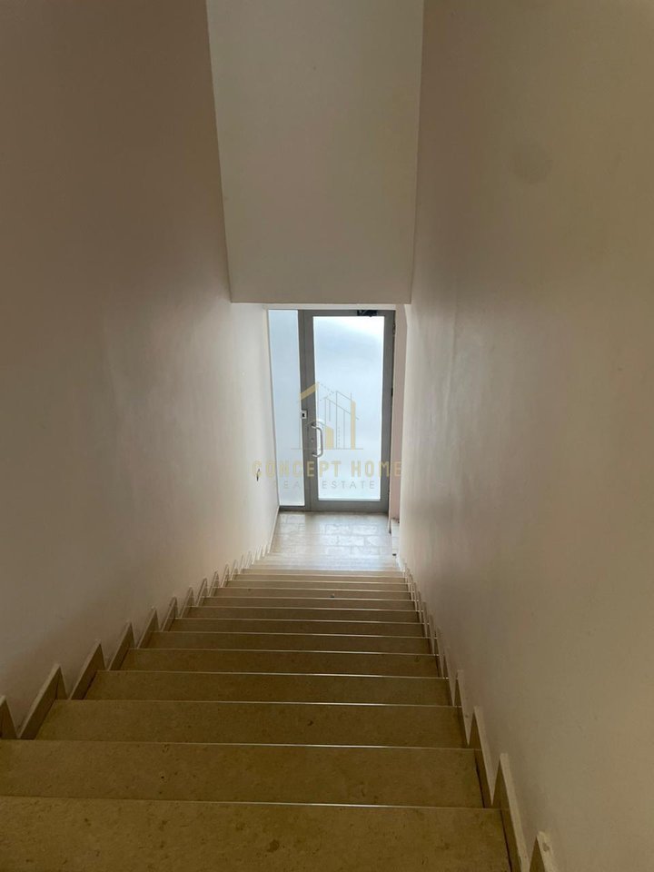 Jepet me qera Ambient biznesi,tek Selvia