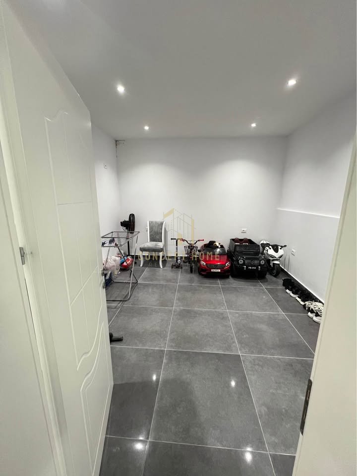 Jepet me qera apartament 3+1+2 ne Sauk