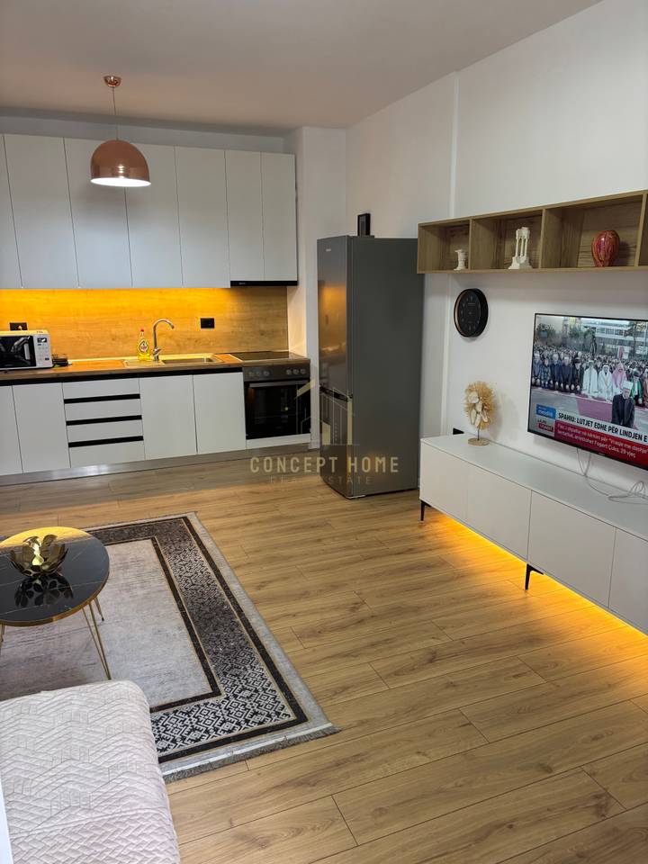 2+1+2 apartment for rent near Old Park