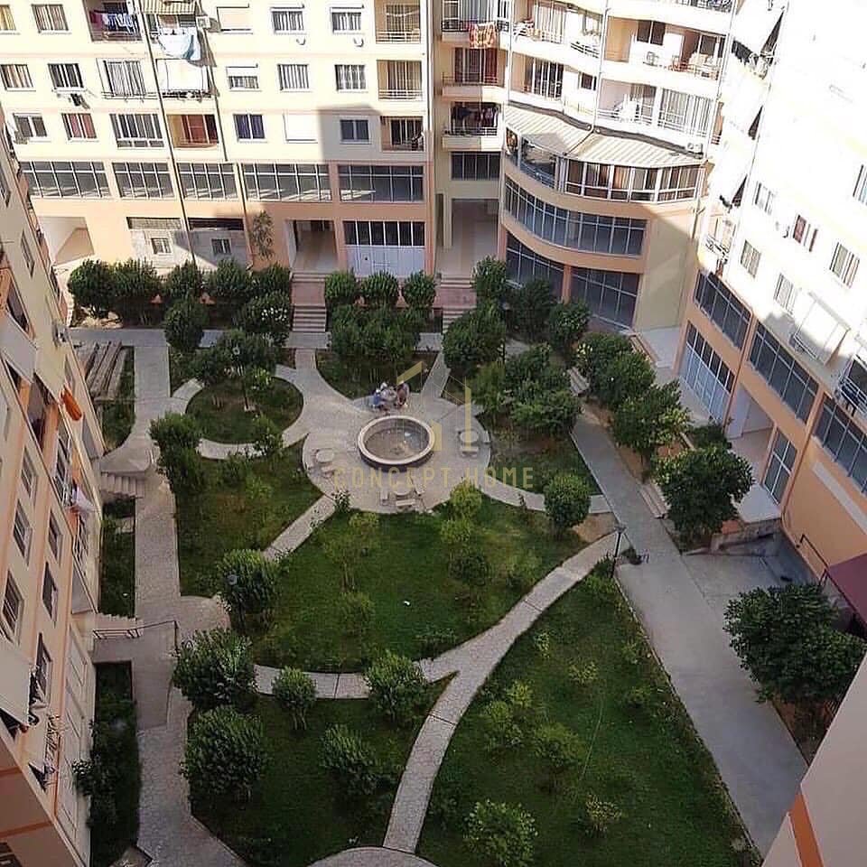 Locale Commerciale in Vendita ad Astir, Tirana - 545 m²