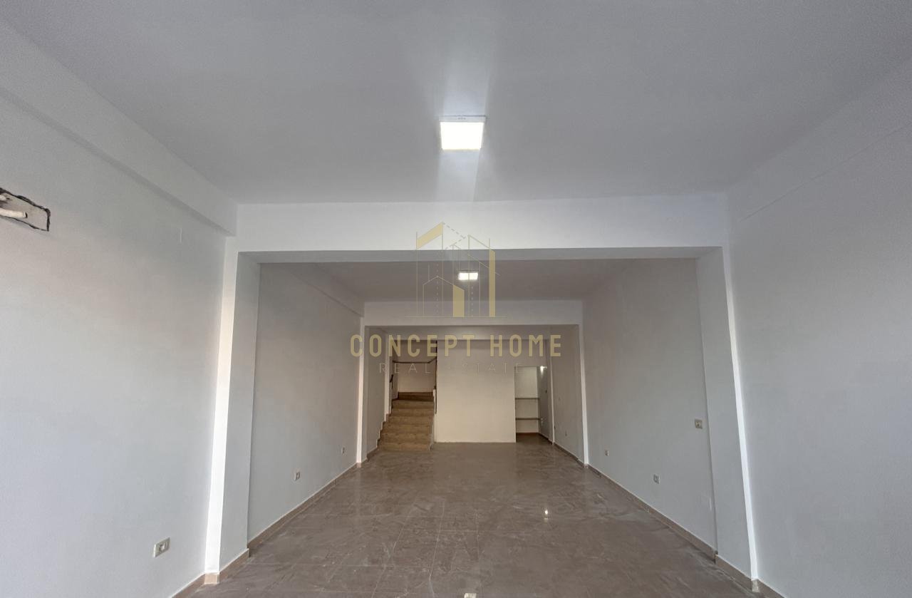Spazio commerciale in vendita vicino alla strada Dritan Hoxha/552.000 €