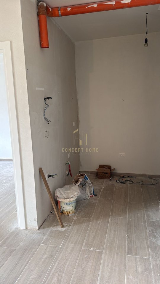 Shitet apartament 2+1 i pa mobiluar ne Fresk