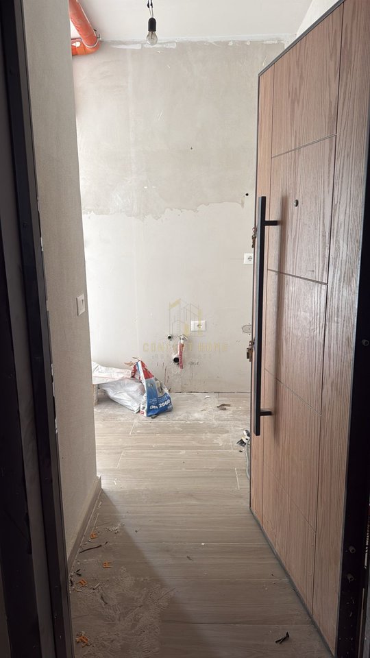 Shitet apartament 2+1 i pa mobiluar ne Fresk