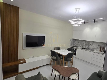 Jepet me qera Apartamenti 1+1 tek Univers City