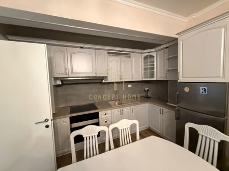 Jepet me qera Apartament 1+1 tek Marteniteti i Ri/
Cmimi: 50000 Leke / Muaj