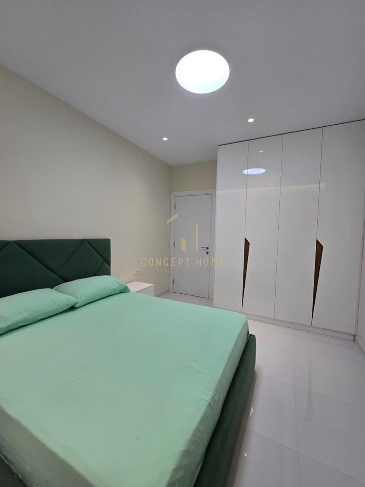 Jepet me qera Apartamenti 1+1 tek Univers City