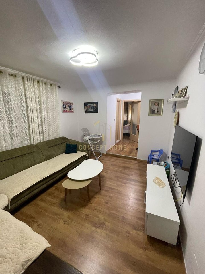 Jepet apartament me qera 2+1+2 prane Qendres