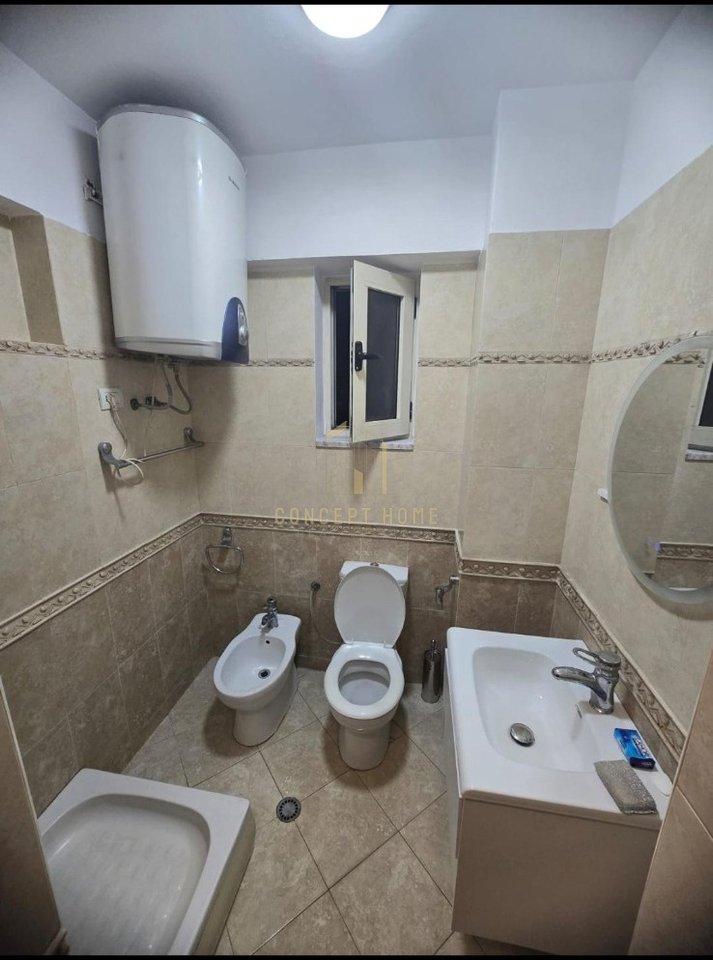 Affittasi appartamento 1+1 Via Barikadave/Prezzo: 650 mila lek/mese