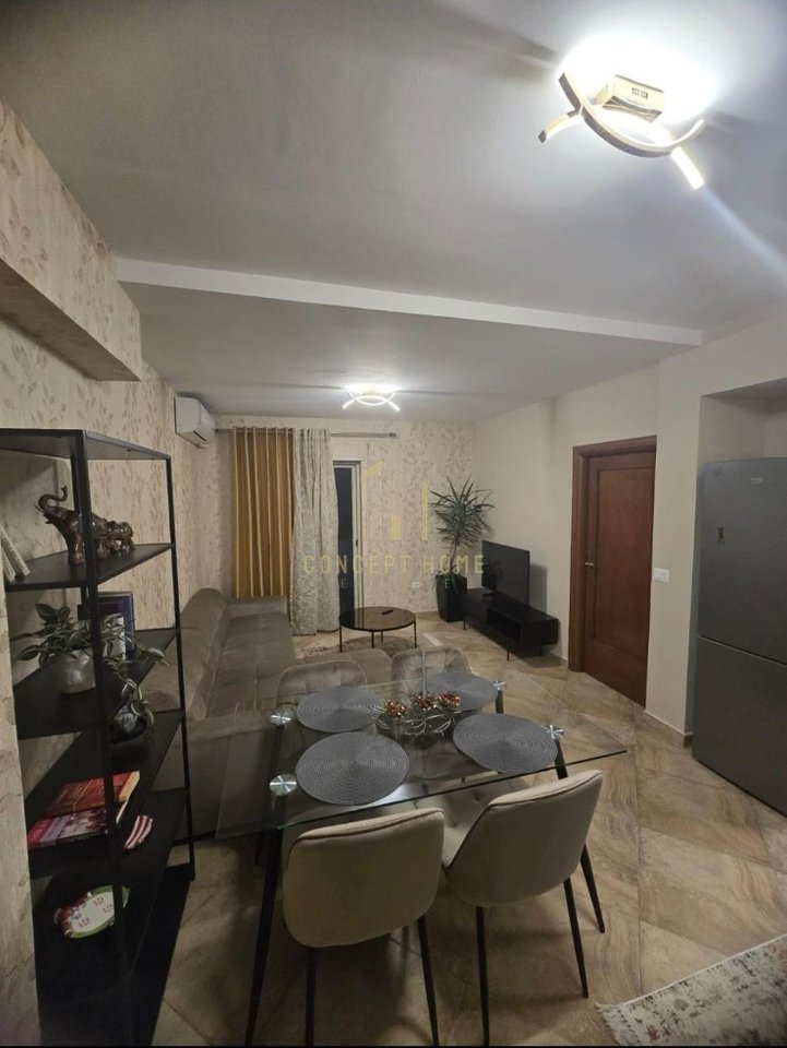 Affittasi appartamento 1+1 Via Barikadave/Prezzo: 650 mila lek/mese