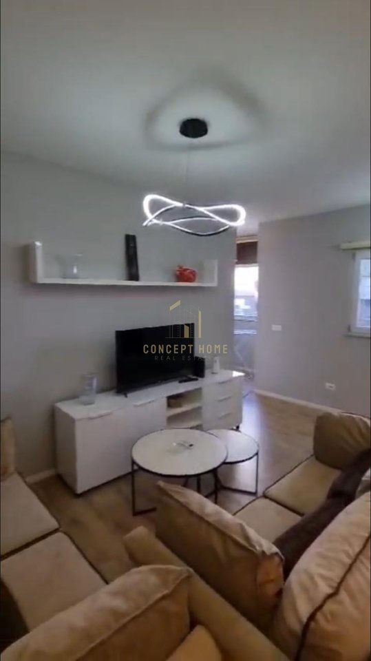 Appartamento 1+1 in vendita a Komuna e Parisit