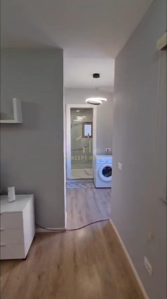 Appartamento 1+1 in vendita a Komuna e Parisit