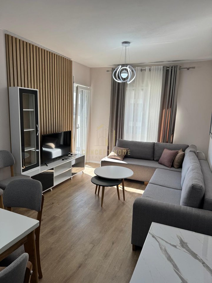 Jepet me qira  apartament 2+1 tek Univers City