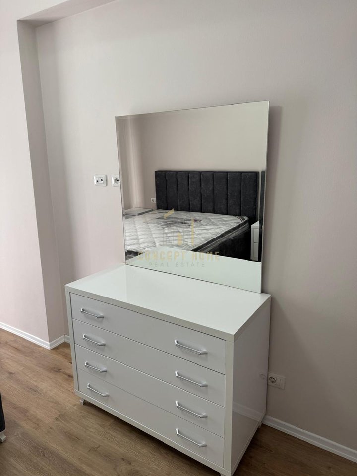 Jepet me qira  apartament 2+1 tek Univers City