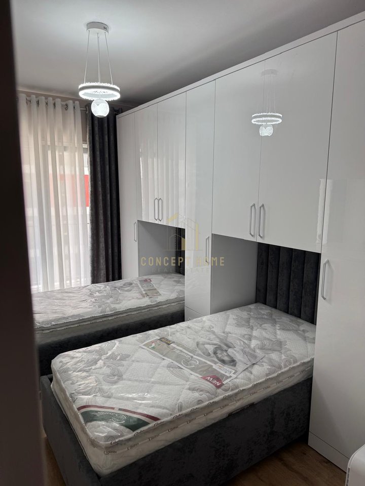 Jepet me qira  apartament 2+1 tek Univers City