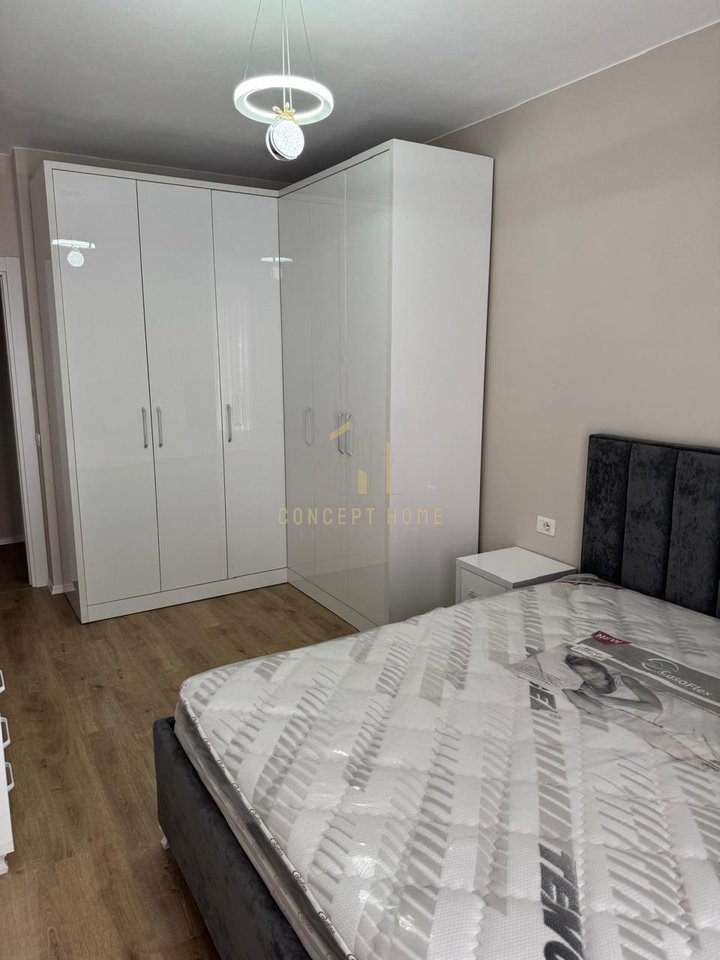 Jepet me qira  apartament 2+1 tek Univers City
