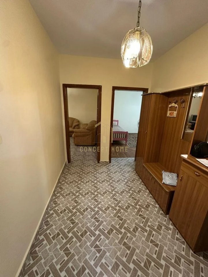 Jepet me qera apartament 2+1 tek Bulevardi Zogu i Pare.
